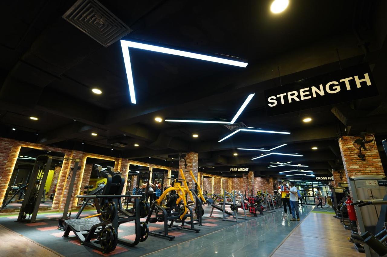 فيصل آباد Oxygym Club Hotel & Suites المظهر الخارجي الصورة